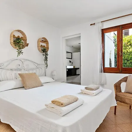 Villa Nuriana 4 Bedroom Villa, Calan Blanes