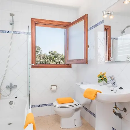 Βίλα Nuriana 4 Bedroom Villa, Calan Blanes Cala en Forcat