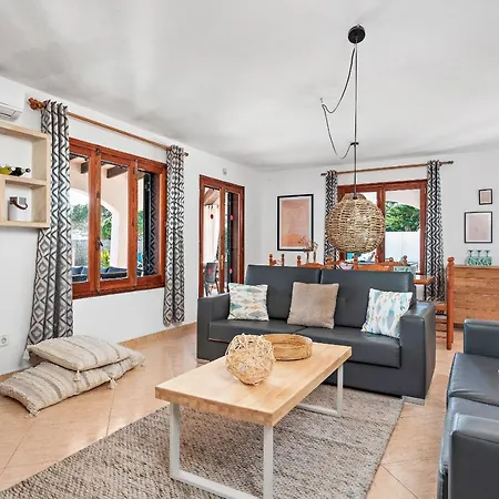 Nuriana 4 Bedroom Villa, Calan Blanes Βίλα Cala en Forcat
